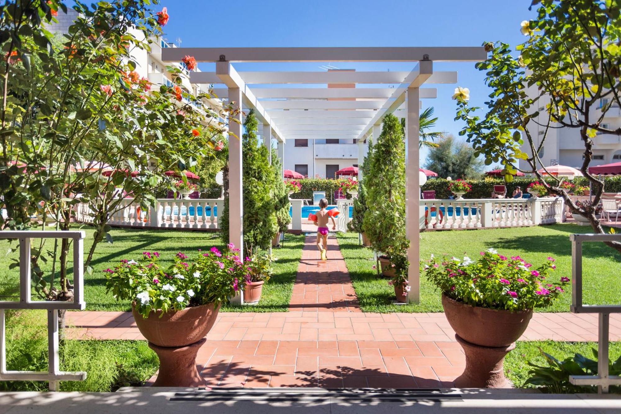 Hotel Apollo Rimini Esterno foto